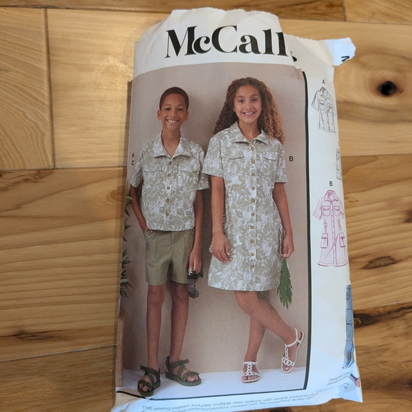 Assorted Sewing Patterns - Picture 2 of 8